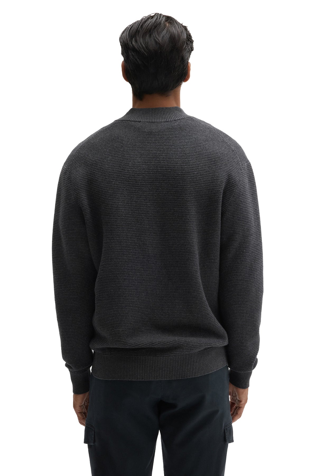 Vue arrière du chandail manches longues en tricot charbon avec poignets et col montant pour homme par Robert Barakett