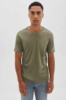 T-Shirt col en V pour homme par Robert Barakett | 23336V Georgia Olive | Machemise.ca, vêtements mode pour hommes