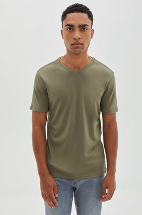 T-Shirt col en V pour homme par Robert Barakett | 23336V Georgia Olive | Machemise.ca, vêtements mode pour hommes