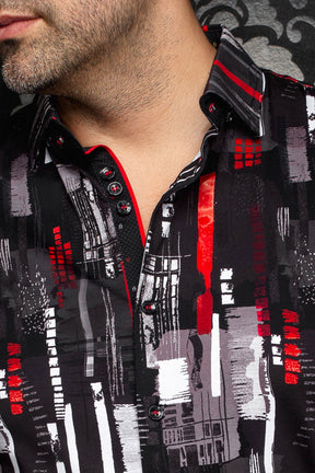 Col de la chemise noire imprimée avec passepoil rouge et intérieur rayé pour homme par Au Noir, en gros plan