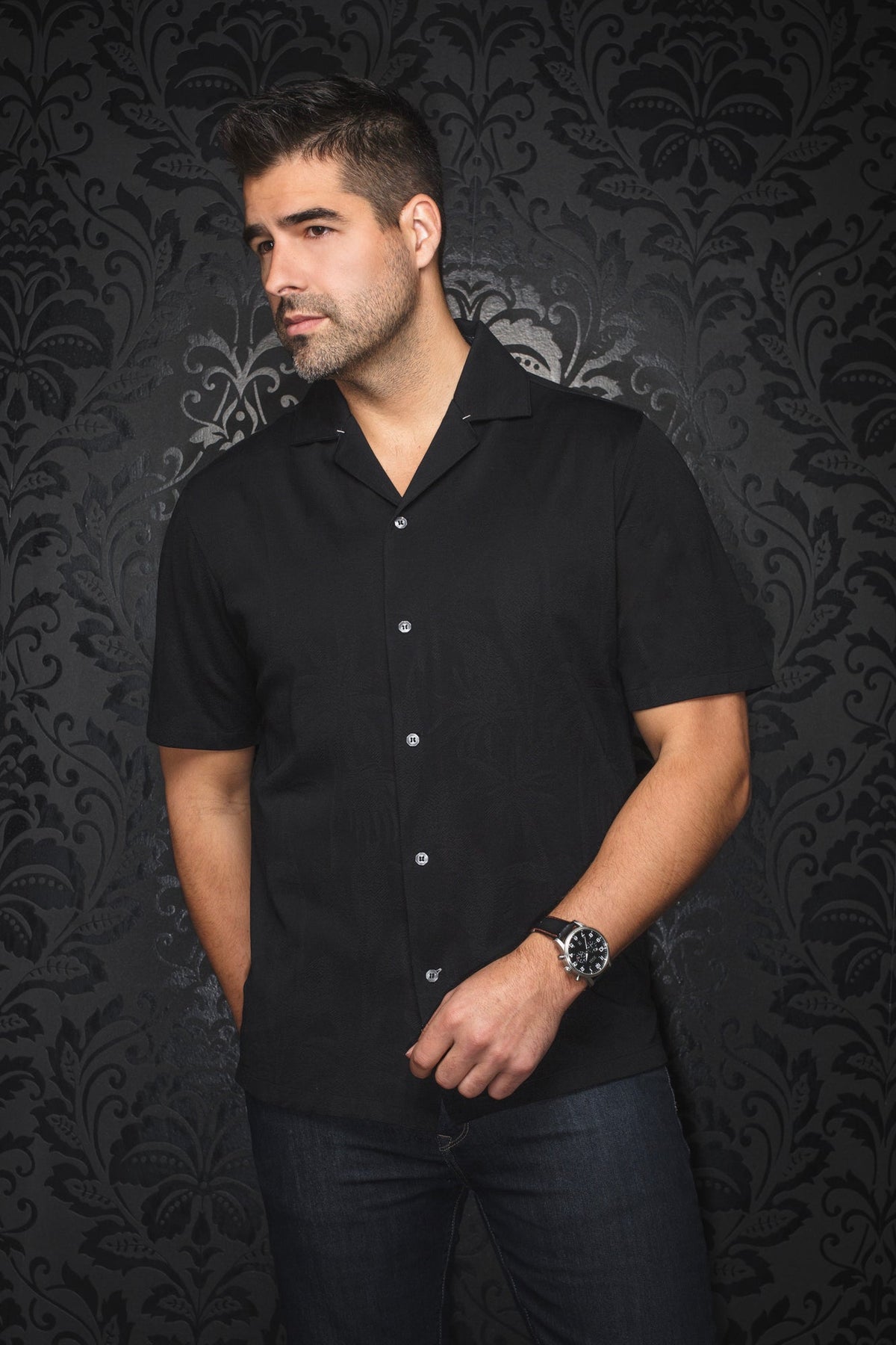 Chemise manches courtes en nylon à col plat pour homme par Au Noir | BRAHEA-T Noir | Machemise.ca, inventaire complet de la marque Au Noir