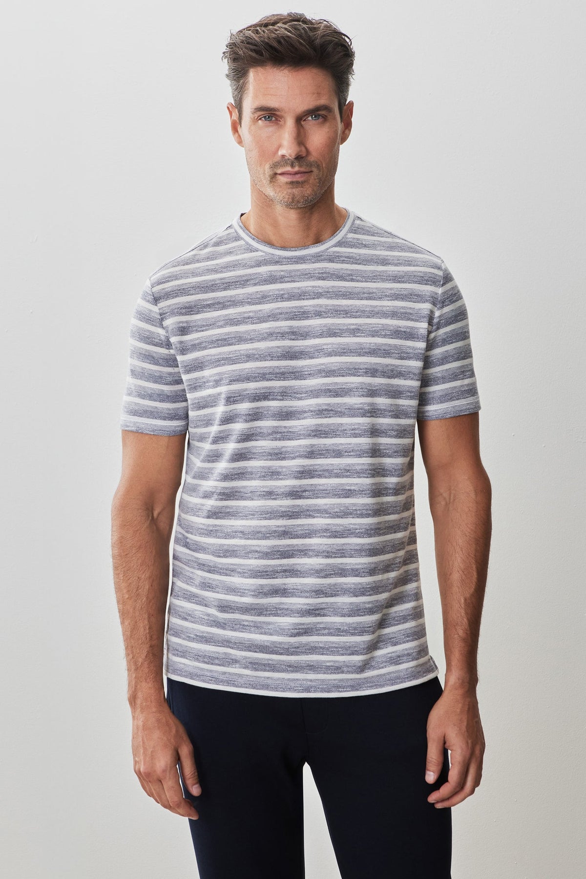 T-shirt col rond pour homme par Robert Barakett | RB51128 Hockney Bleu | Machemise.ca, vêtements mode pour hommes