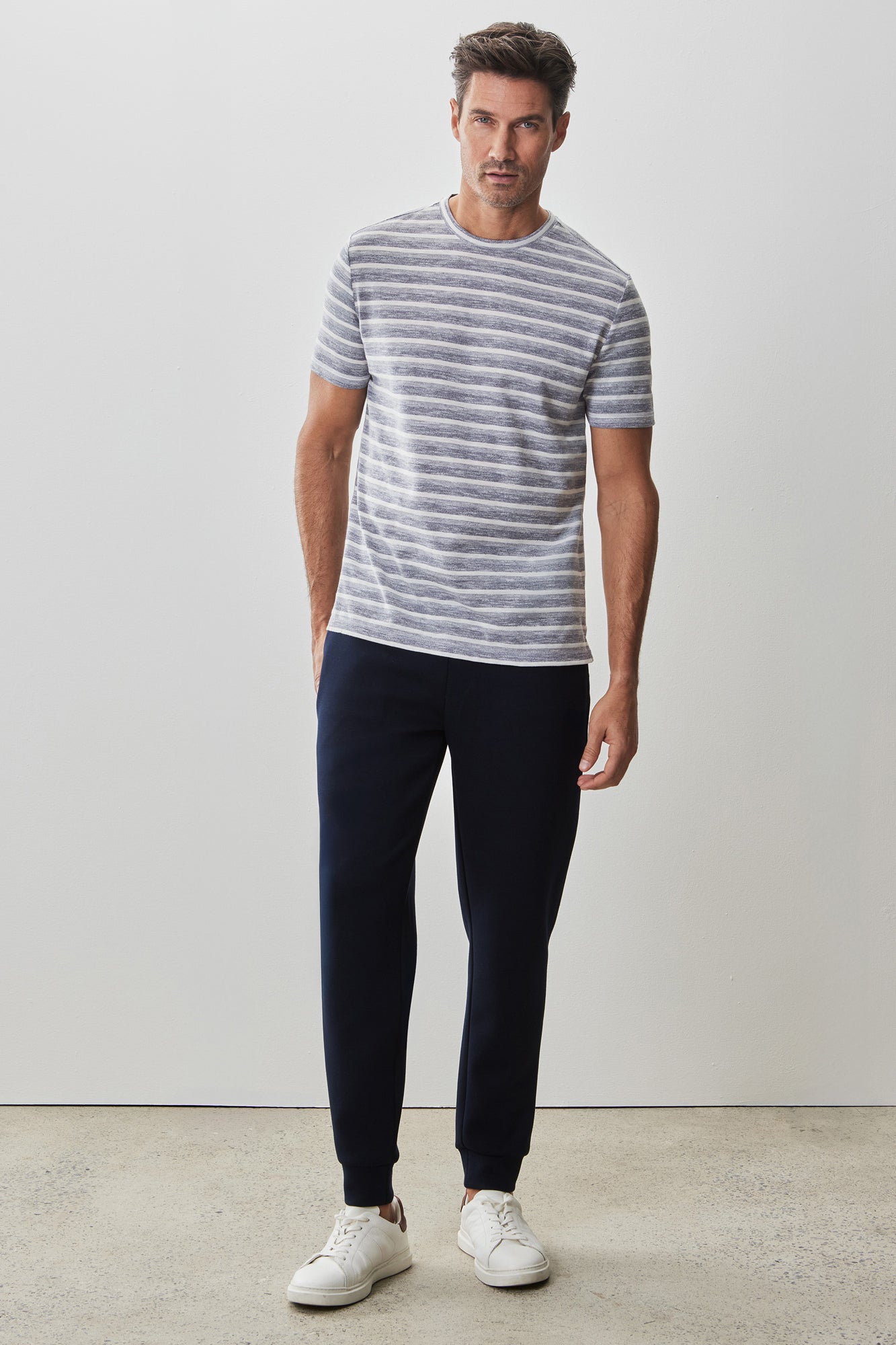 T-shirt col rond pour homme par Robert Barakett | RB51128 Hockney Bleu | Machemise.ca, vêtements mode pour hommes