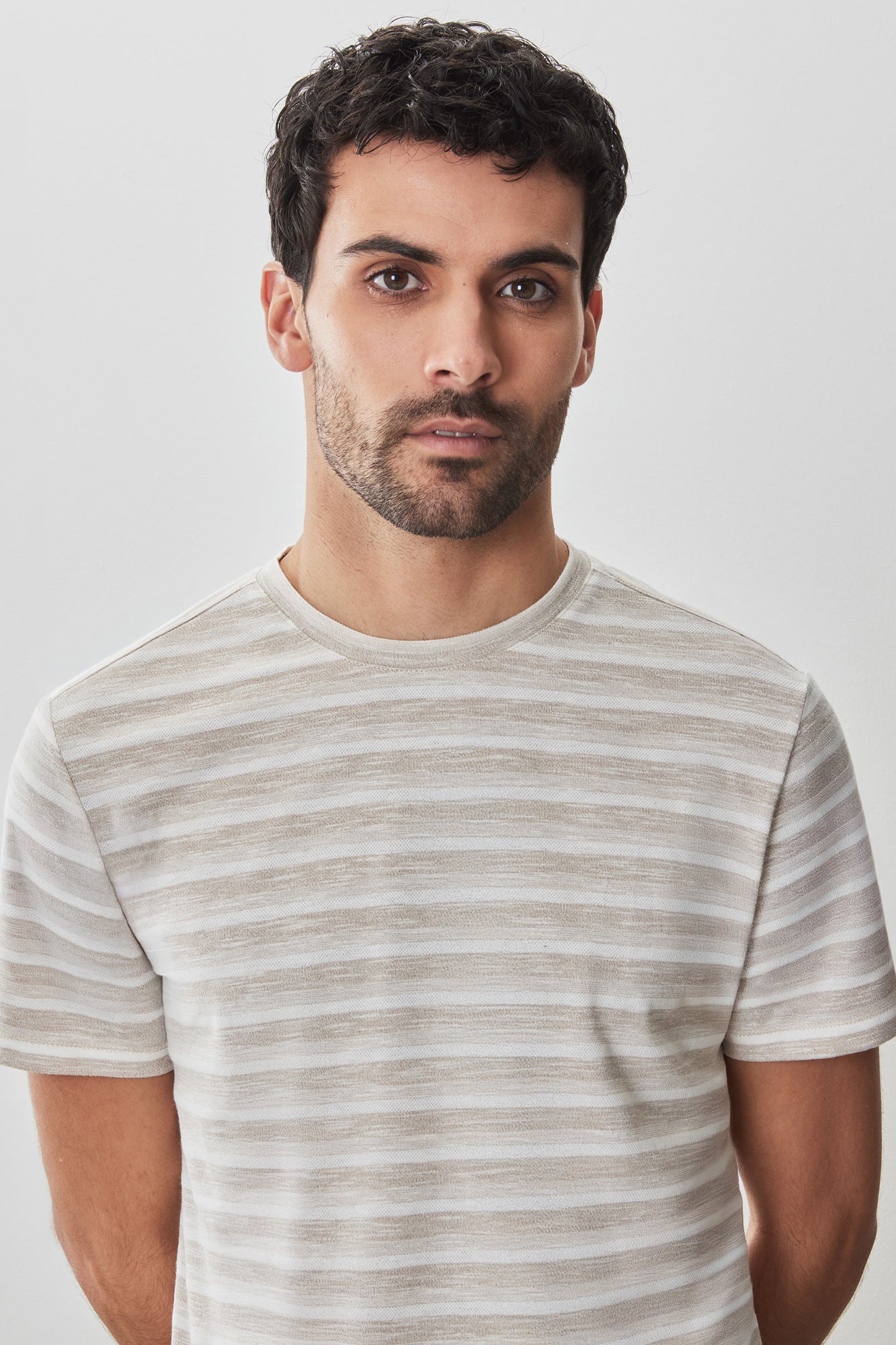 T-shirt col rond pour homme par Robert Barakett | RB51128 Hockney Beige | Machemise.ca, vêtements mode pour hommes
