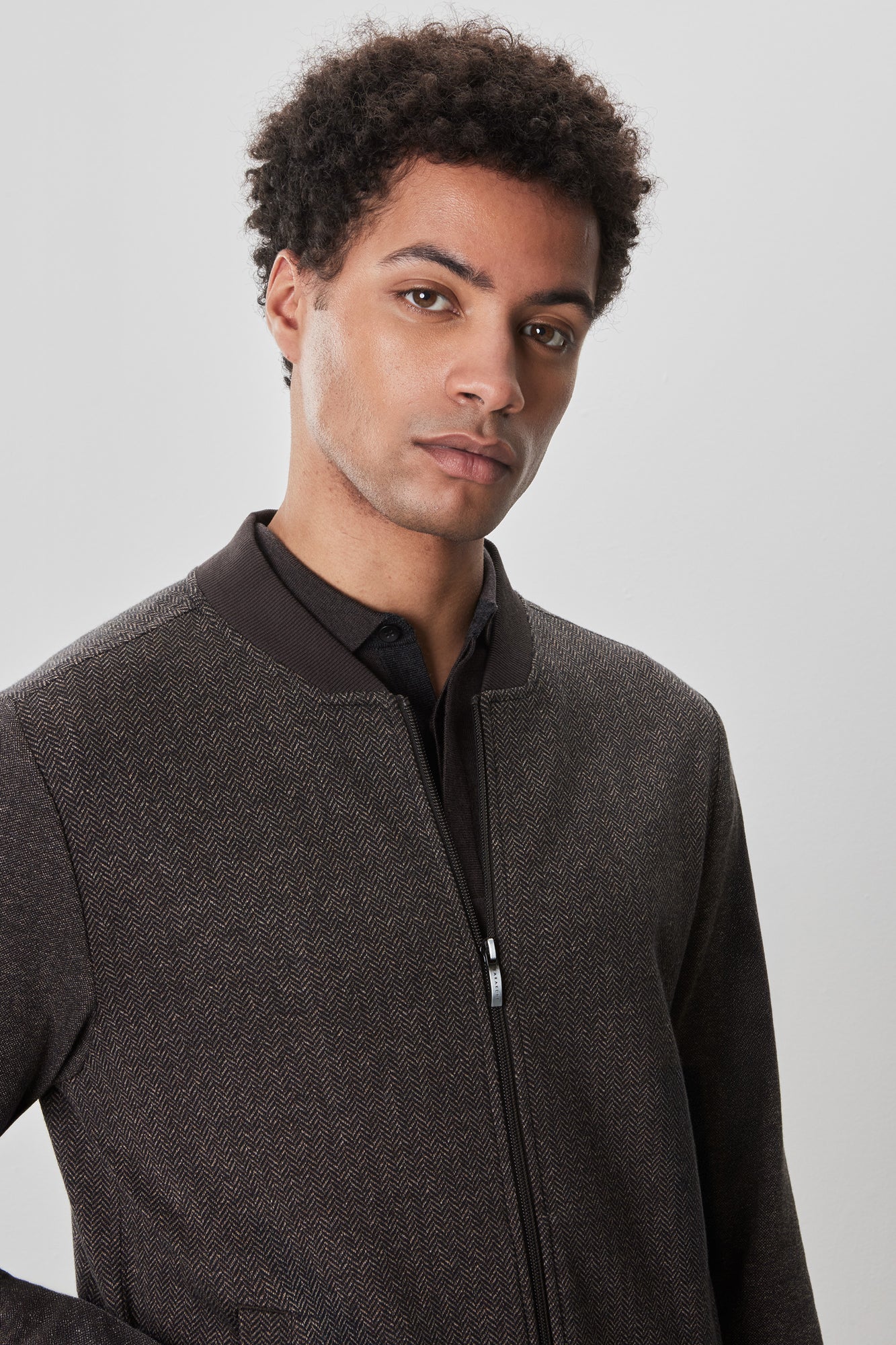Veste à col baseball zippée pour homme par Robert Barakett | Stefanos RB52231 Brun | Machemise.ca, vêtements mode pour hommes