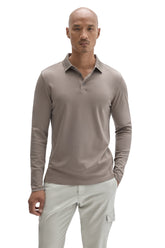 Vue de face du polo taupe à manches longues avec patte à trois boutons et col côtelé pour homme par Robert Barakett