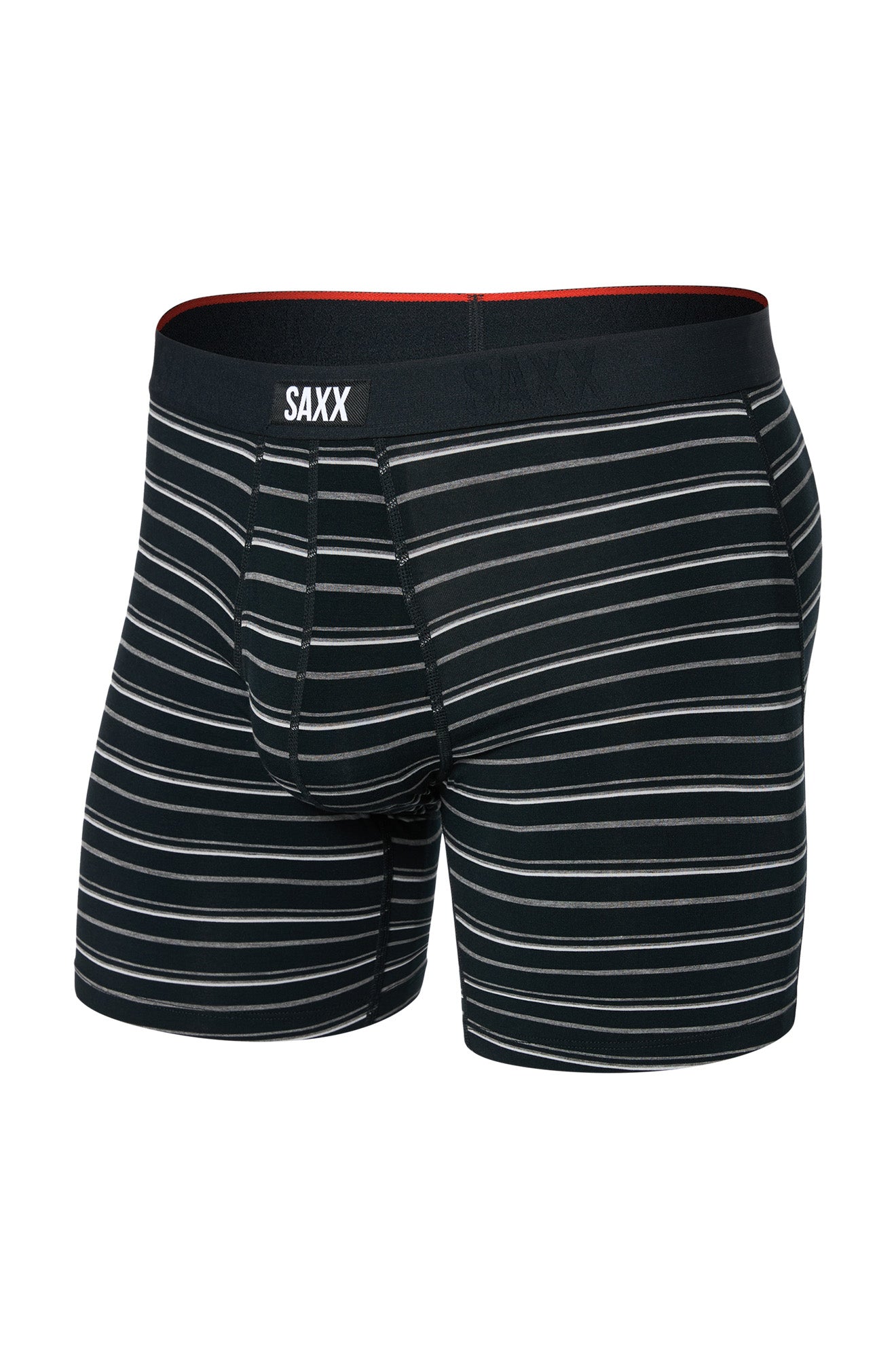 Sous-vêtement ajusté noir rayé avec étiquette SAXX à la taille et gousset moulé pour homme, vue avant isolée
